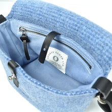 Load image into Gallery viewer, Compass - Chambray